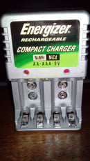 Carregador de Baterias Energizer Rechargeable Compact